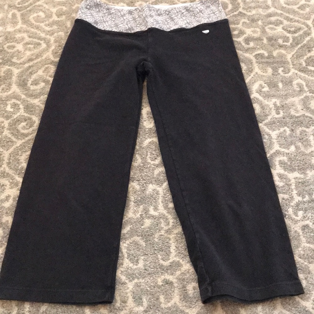 Black cropped leggings